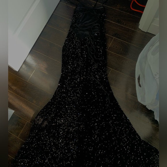 Brand new dress - Picture 2 of 6